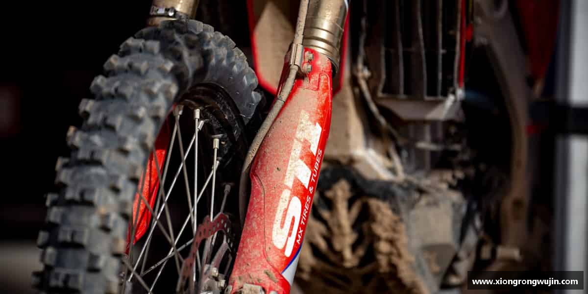 b.sports体育每一步都在突破极限，向未来前行。